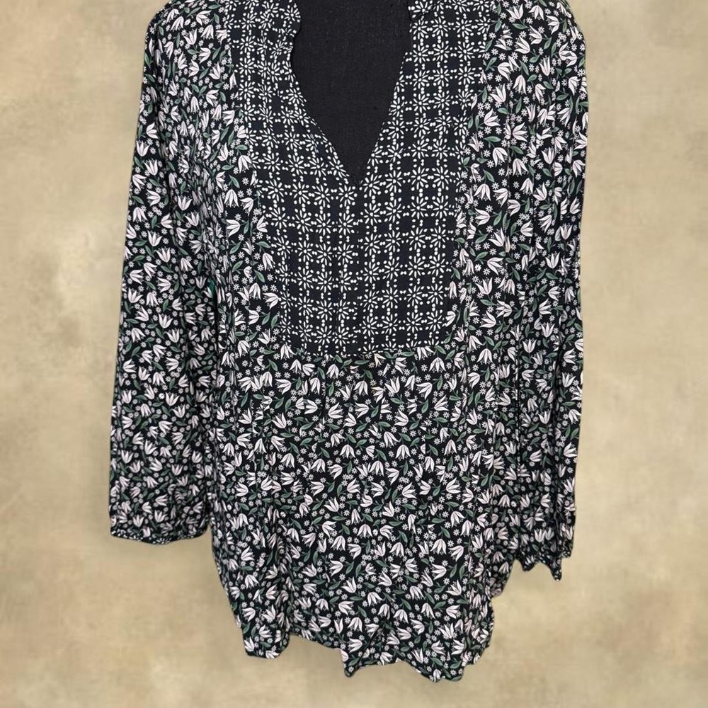 Velvet by Graham & Spencer Womens Black Floral V-Neck Tunic Blouse L Made in USA
